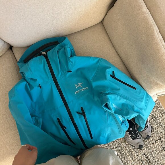 Arc'teryx Alpha SV 7 Hardshell Jacket - Picture 5 of 7